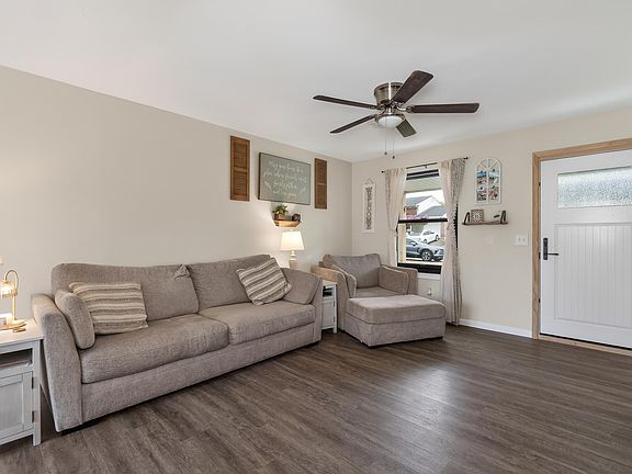 3rd image of 7113 Manderlay Dr