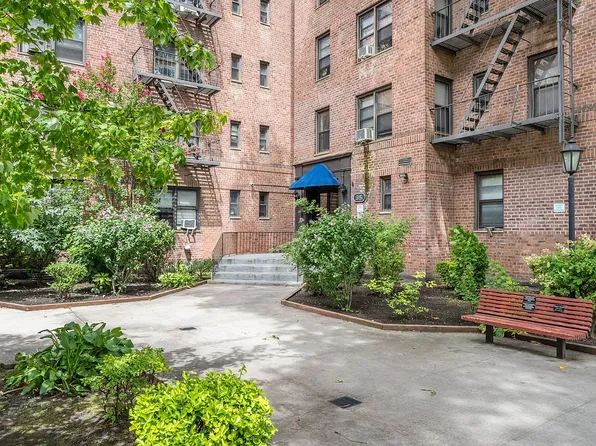 35 Oliver St #6E, Brooklyn, NY 11209