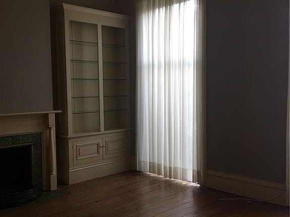 4th image of 22 Marshall St