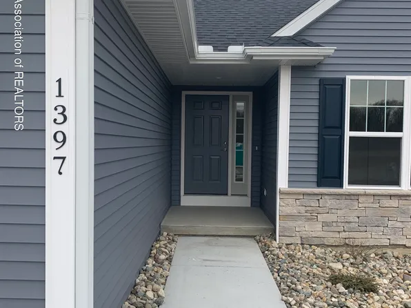 1397 Superior Dr #12, Saint Johns, MI 48879