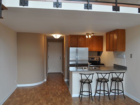 5th image of 1221 N Dearborn Pkwy #1012N