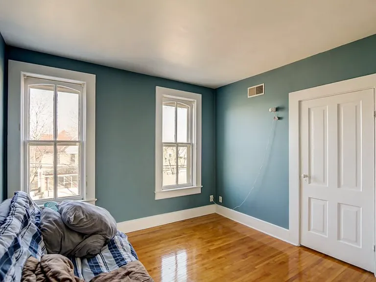 144 N Center Ave — Photo 3