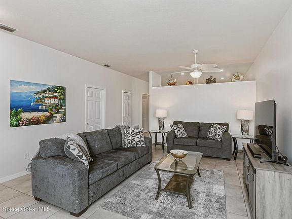 2nd image of 1069 S Fork Cir