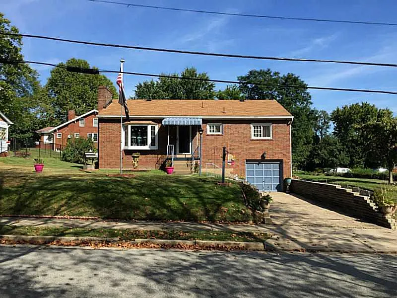 320 Washington St photo 1