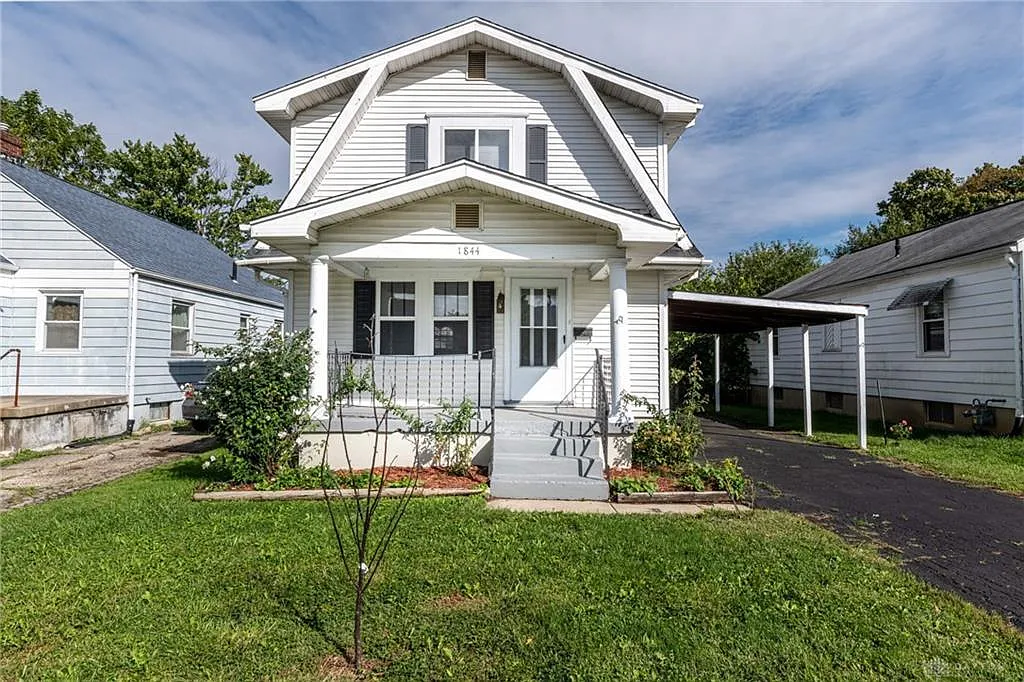 1844 Pershing Blvd photo 1