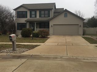 804 Pheasant Ln, Savoy, IL