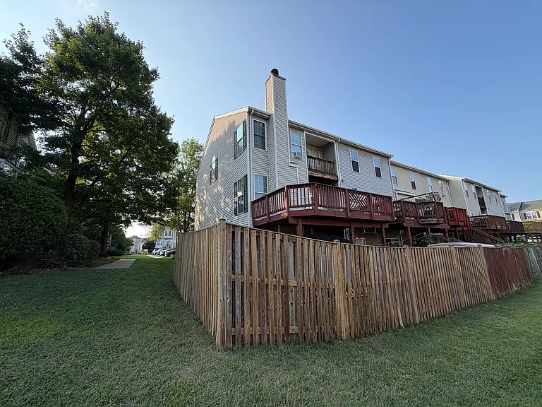 2543 Selkirk Ct — Photo 48