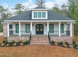 12893 Woodland Cir, Diberville, MS 39540
