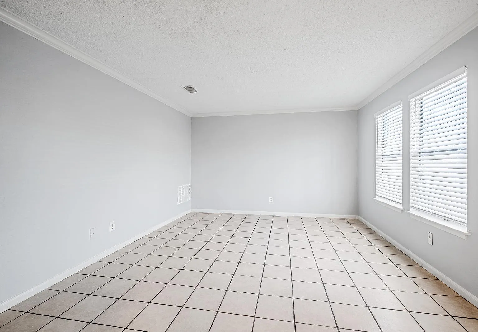 2 bed, 865 sqft, $875 — Photo 3