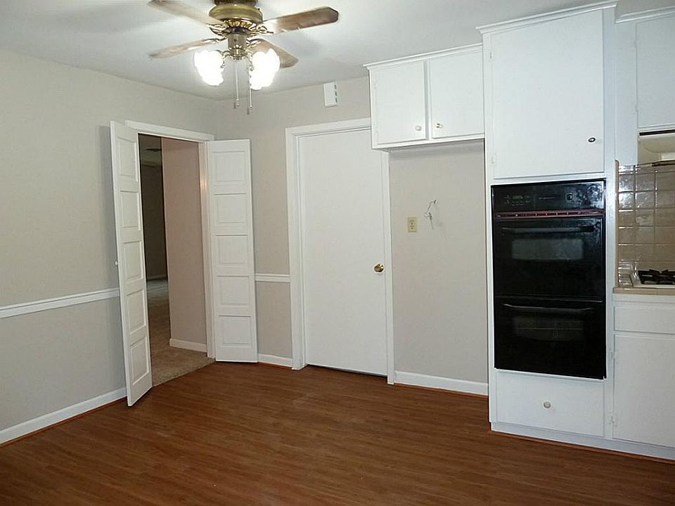 2nd image of 10614 Endicott Ln