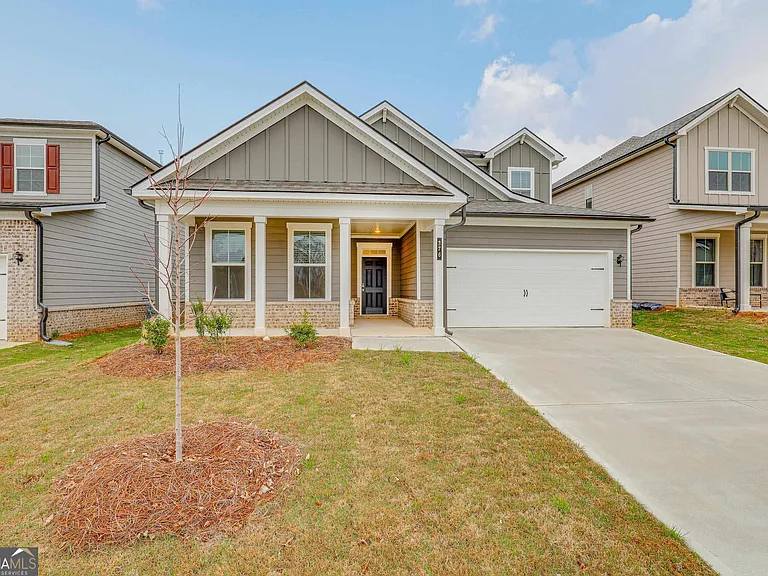 376 Caledonia Ct — Photo 3