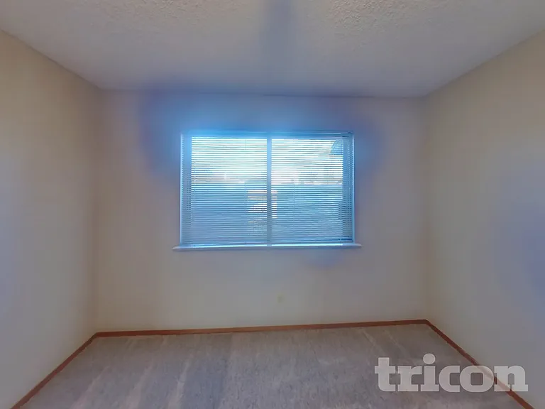 709 Honeybee Ct — Photo 10