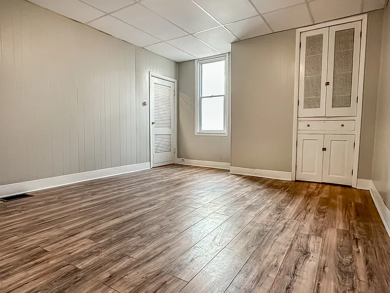 1409 Arlington Ave — Photo 3