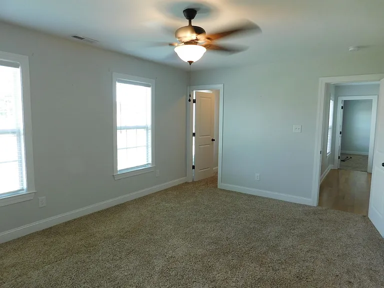 101 Staffordshire Dr — Photo 30