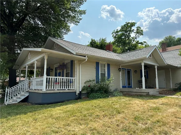 205 S 8th St, Petersburg, IL 62675
