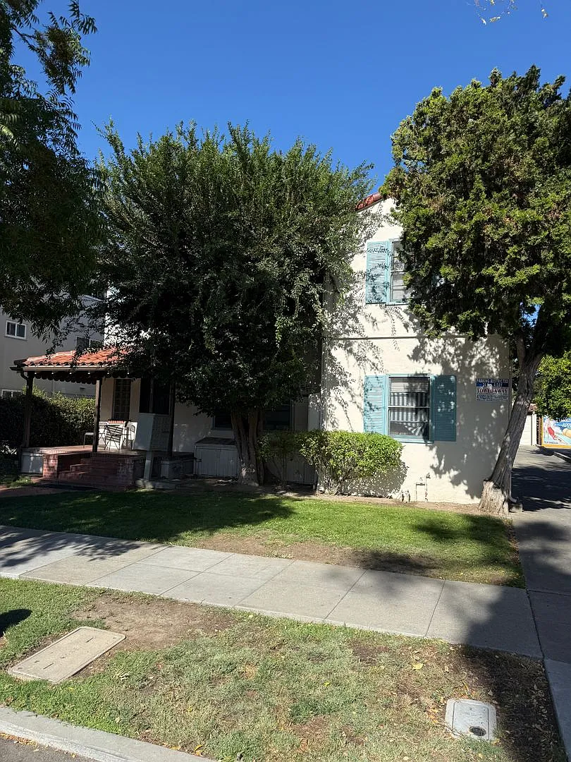452 S 3rd Street — Photo 1