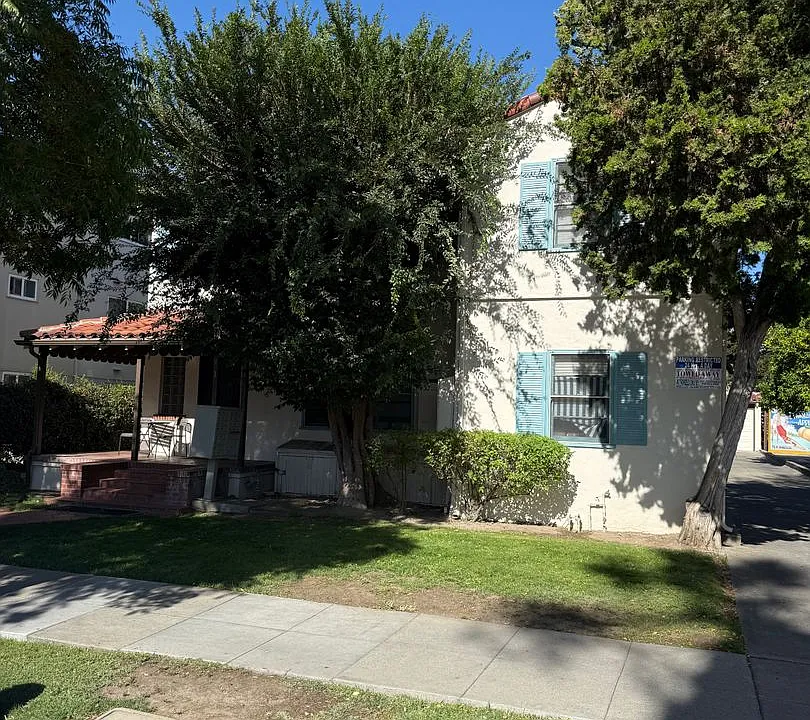 452 S 3rd Street
