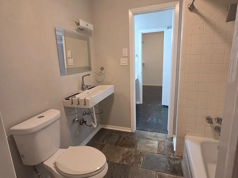 1717 N Locust St — Photo 54