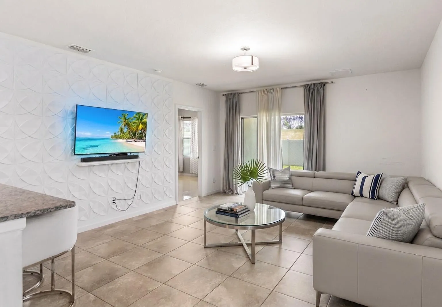 3 bed, 2.0 bath, 1504 sqft, $2,600 — Photo 1