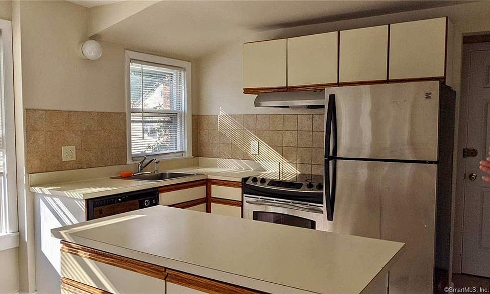 294 Halley Ave 2, Fairfield, CT 06825 Zillow