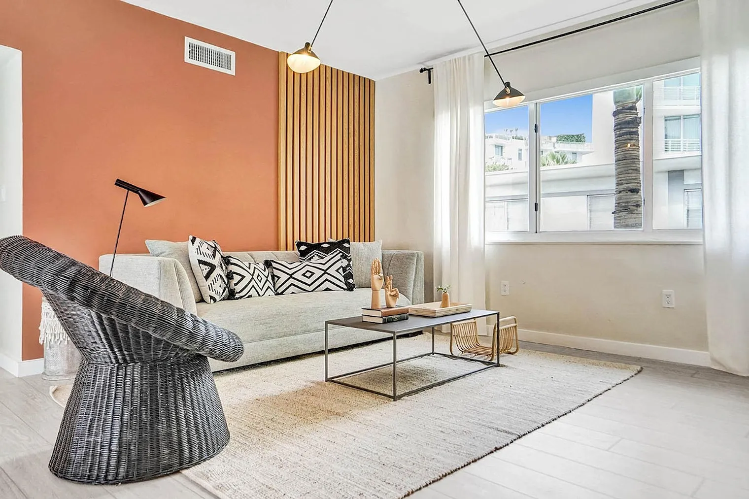 2 bed, 2.0 bath, 1001 sqft, $6,333 — Photo 1
