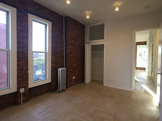 Rented by Zone Corp | media 44