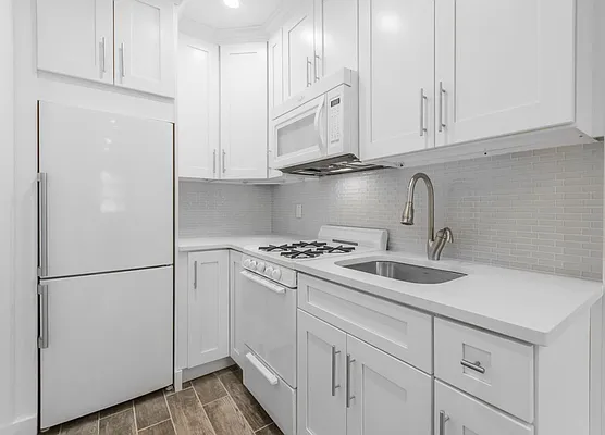 Rented by Bond New York | media 14