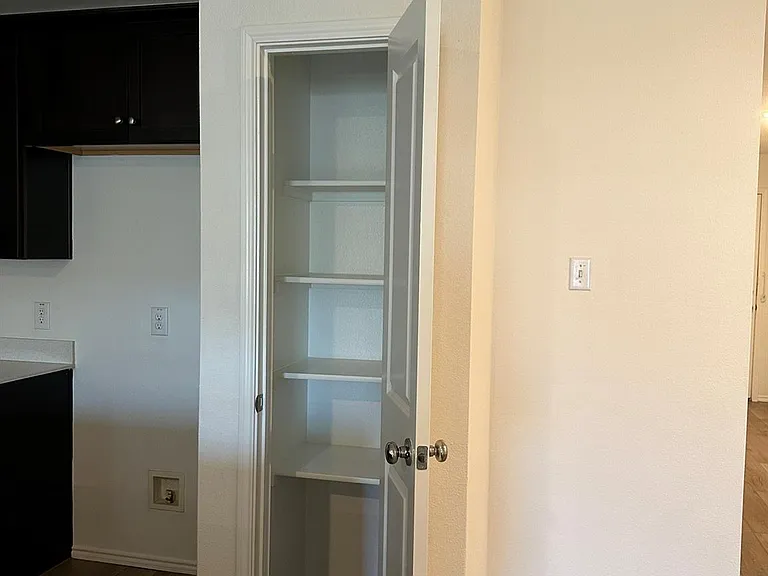 5705 Manarchos Ln — Photo 24