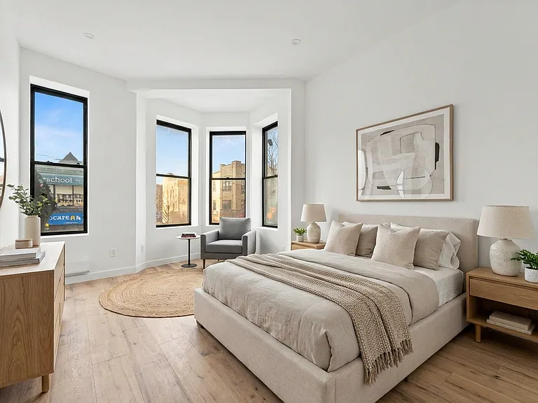 557 5th Ave #2 — Photo 3