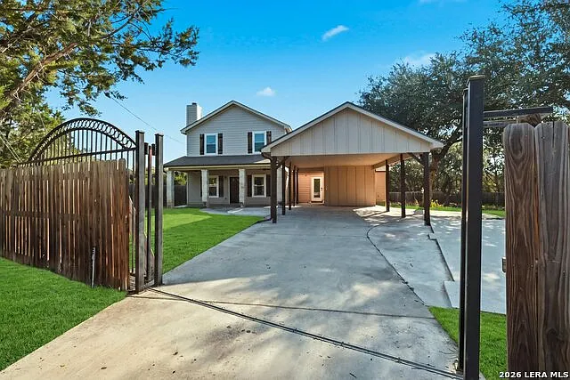 1452 Lakeview Dr — Photo 3