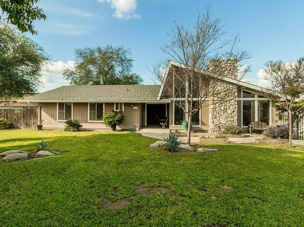 12822 E Stroud Ave, Kingsburg, CA 93631