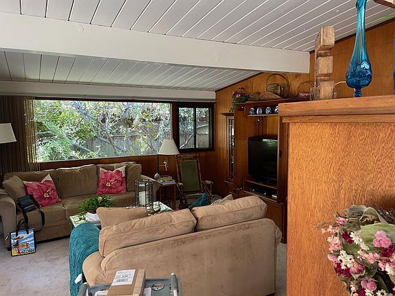 5th image of 1050 Moffett Cir