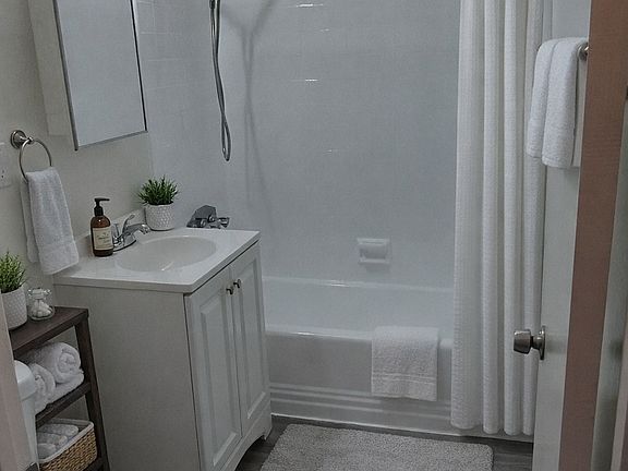 5th image of 150 E Alvarado St #12