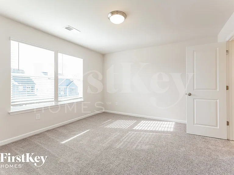 608 Goldburn Way — Photo 14