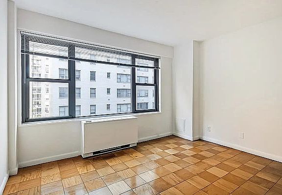 4th image of 245 E 63rd St APT 728