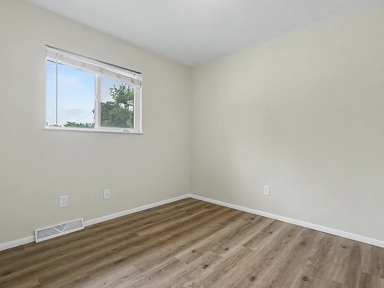 1731 Auburn Dr — Photo 11