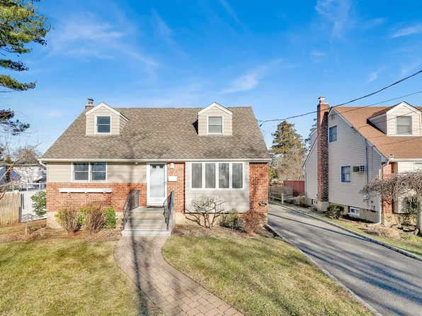 2767 Midland Place, North Bellmore, NY 11710