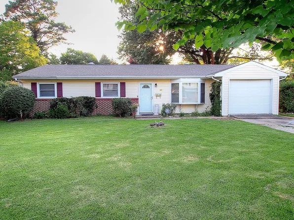 22 Southwind Dr, Hampton, VA 23669
