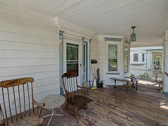 3rd image of 202 Woodland Avenue