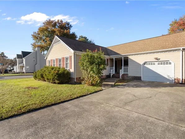 104 Michaels Woods Dr, Hampton, VA 23666