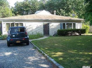6 Bradley Dr, Shoreham, NY 11786