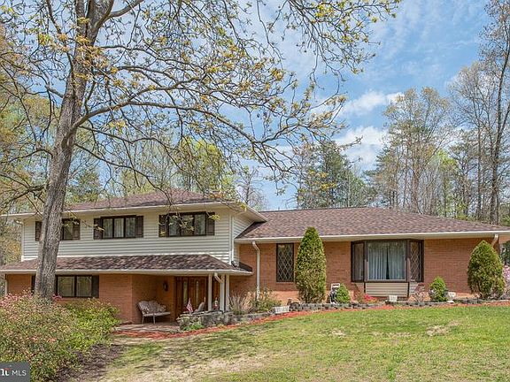 5th image of 213 Brookewood Dr