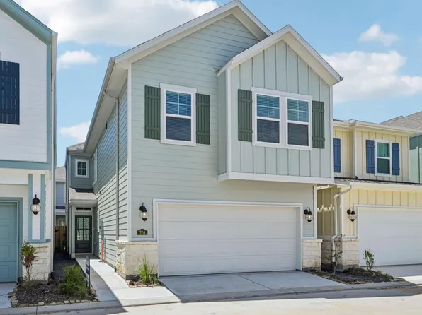 704 Sand Dollar Dr, Kemah, TX 77565
