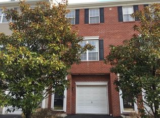 43 Meadow Ln, Nanuet, NY 10954