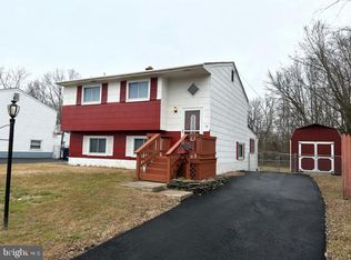 19 Dunsinane Dr, New Castle, DE 19720