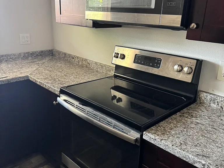 9023 Campo Rd — Photo 15