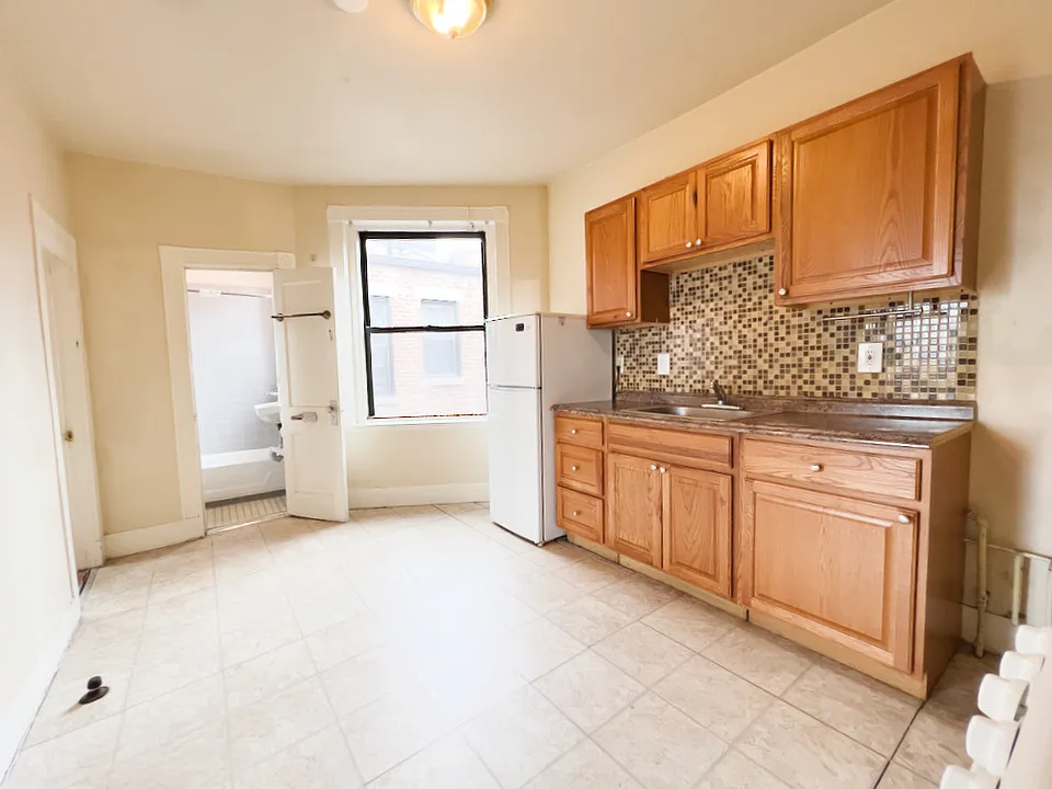 9 Myrtle St #10
