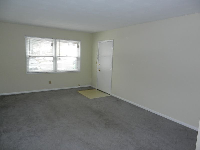 1st image of 340 Chinquapin Trl APT 3