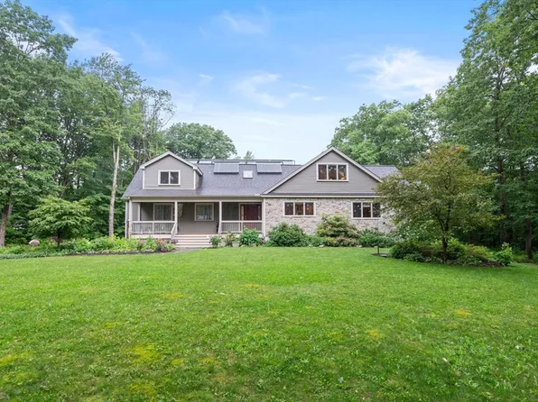 25 Pine Hill Rd, Princeton, MA 01541