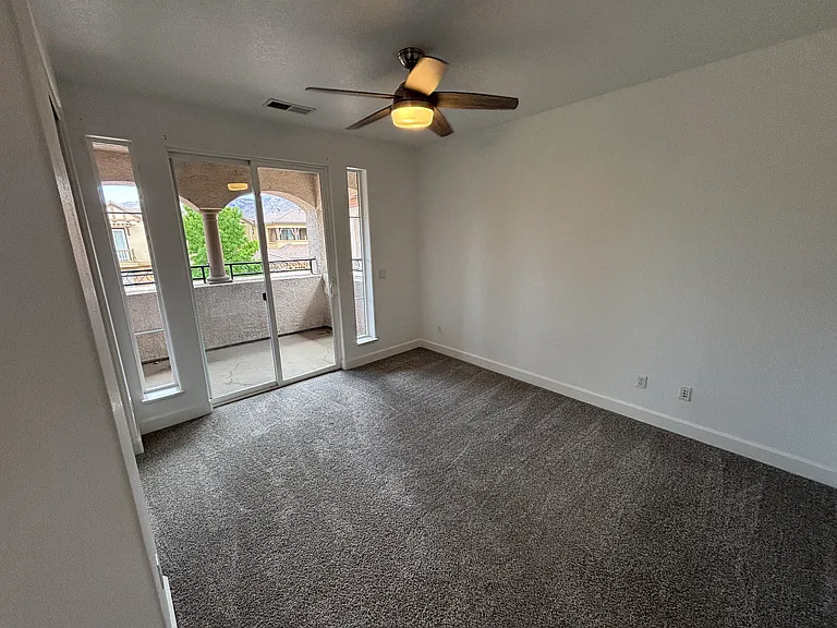 10765 Serratina Dr — Photo 20